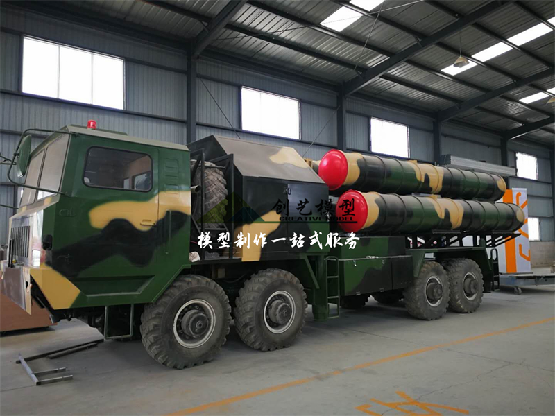 紅旗九防導(dǎo)彈車(chē)1:1模型
