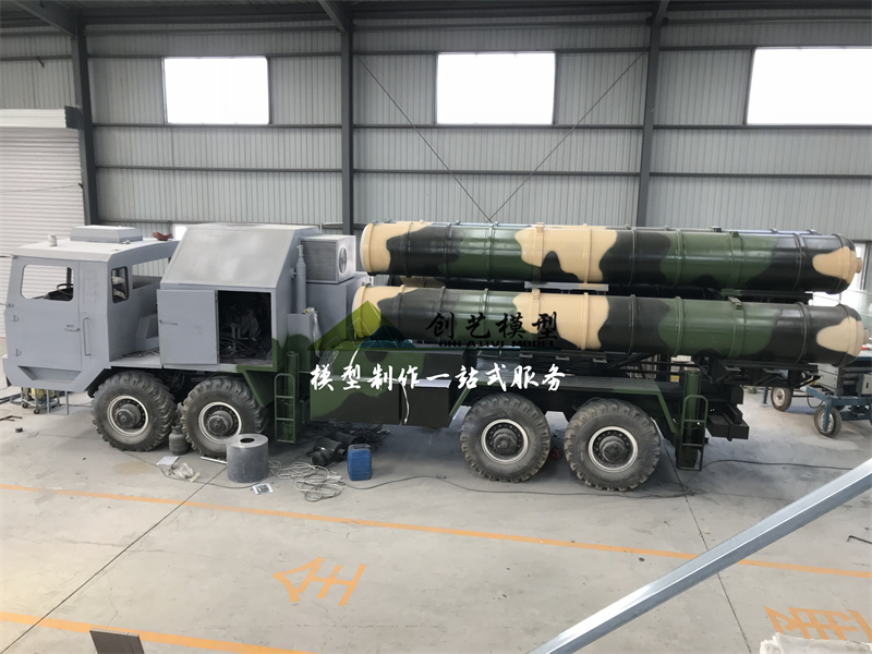 紅旗九防導(dǎo)彈車(chē)1:1模型