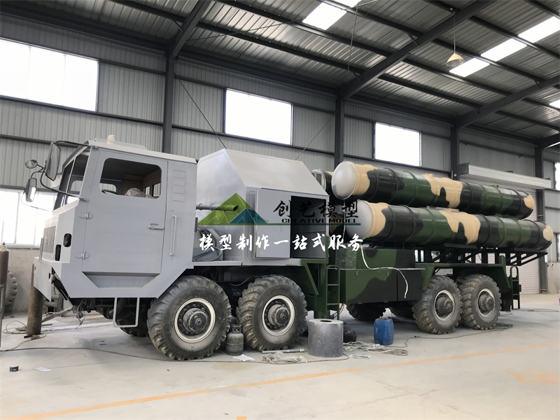 紅旗九防導(dǎo)彈車(chē)1:1模型